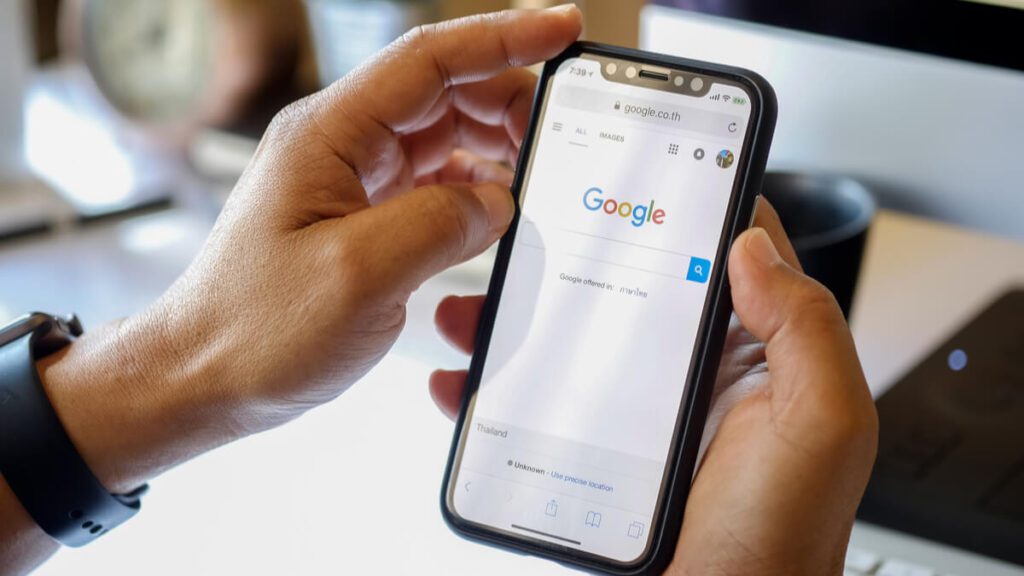 Google warns Australians could lose free search services
