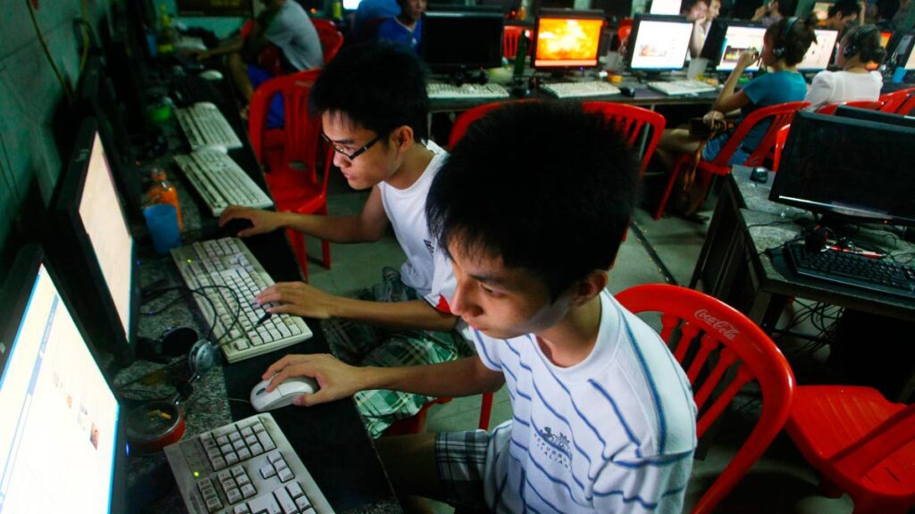 Amnesty International Hackers attacking Vietnam dissidents
