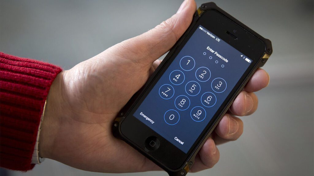 Turn off, turn on Simple step can thwart top phone hackers