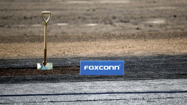 Apple Supplier Foxconn Sees Challenges