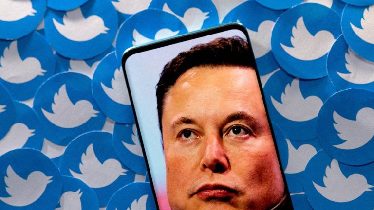 Musk Challenges Twitter CEO