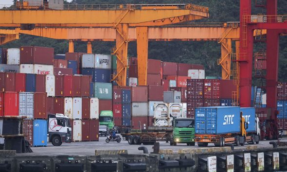 Taiwan Exports Seen Declining for Fourth Straight Month