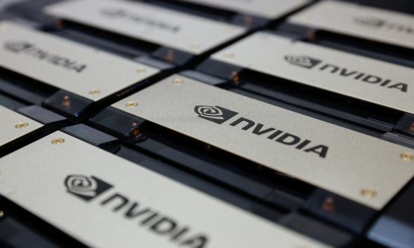 Nvidia upgrades flagship chip to handle bigger AI systems.
