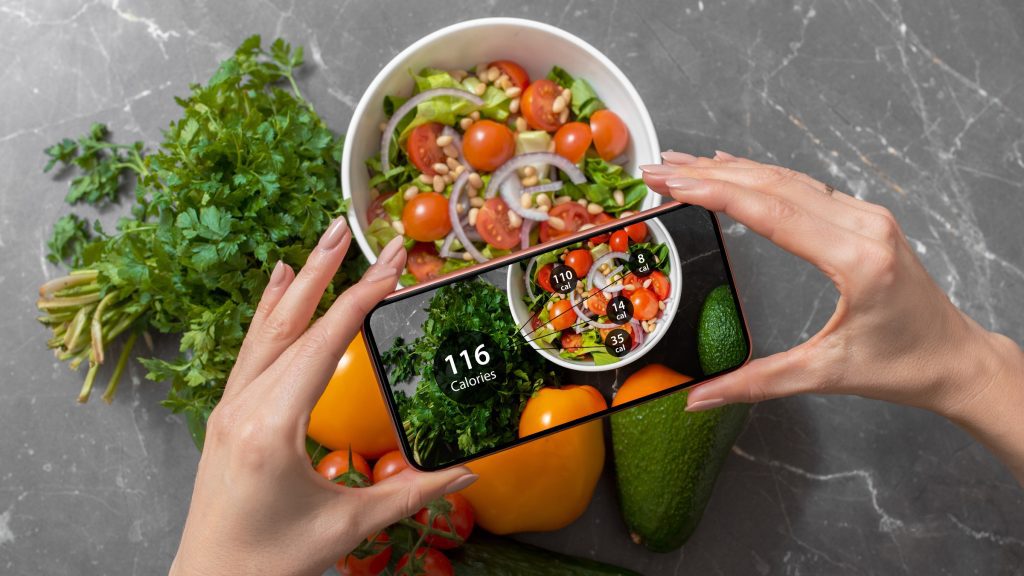 Many health apps help users lose weight by counting the calories. Healthify app reveals meal calorie count through a photo of your food.