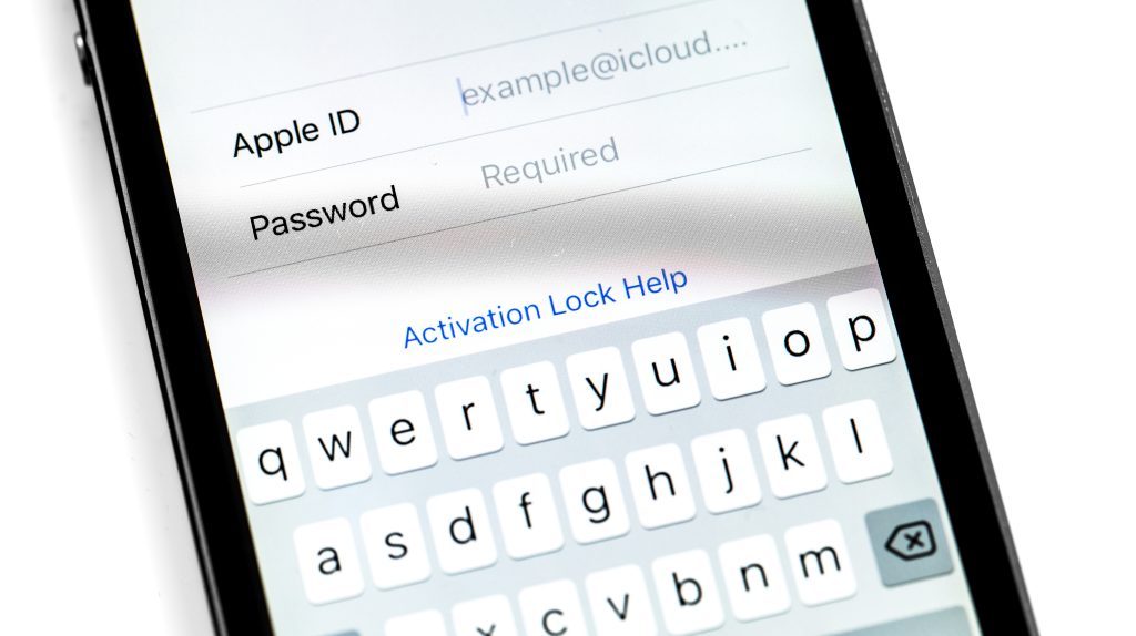 Important report reveals cybercriminals hacking Apple devices through users' Apple IDs, demanding devices protection from unauthorized access