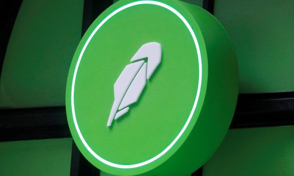 Robinhood's stock drive by its new credit card launch drives shares to levels not seen in over two years, attracting retail investors.