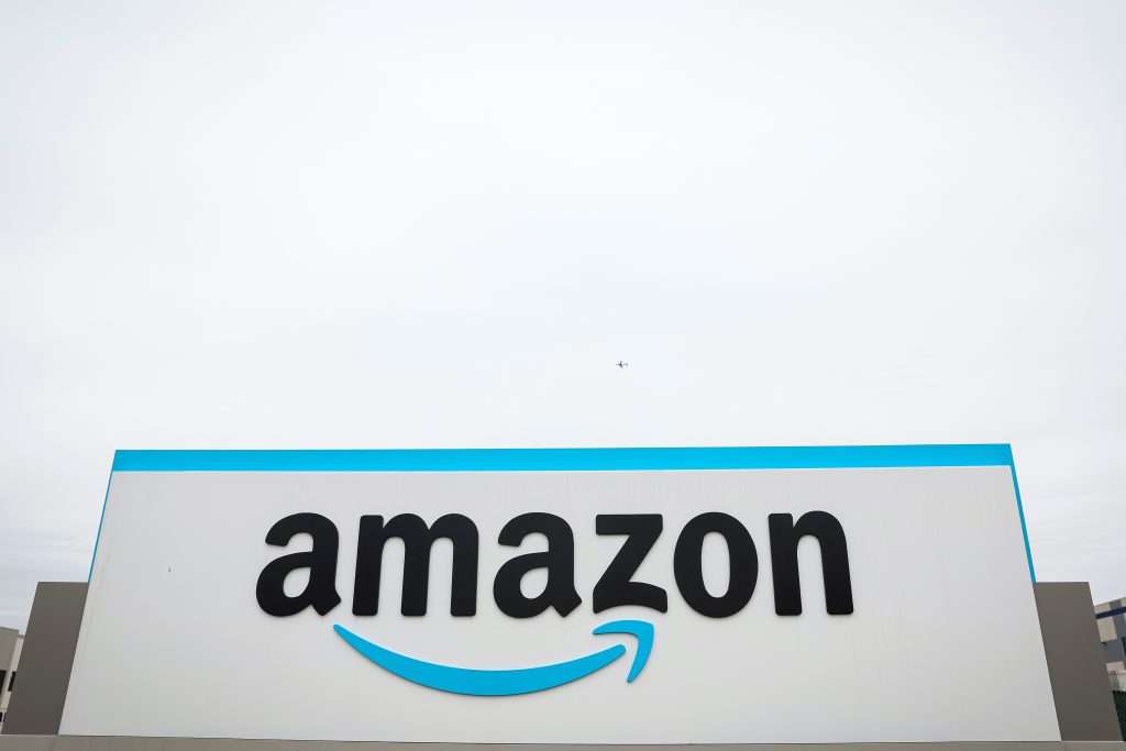 The U.S. FTC said on Wednesday it does not need to delay a September trial against Amazon, reversing an attorney's statement.