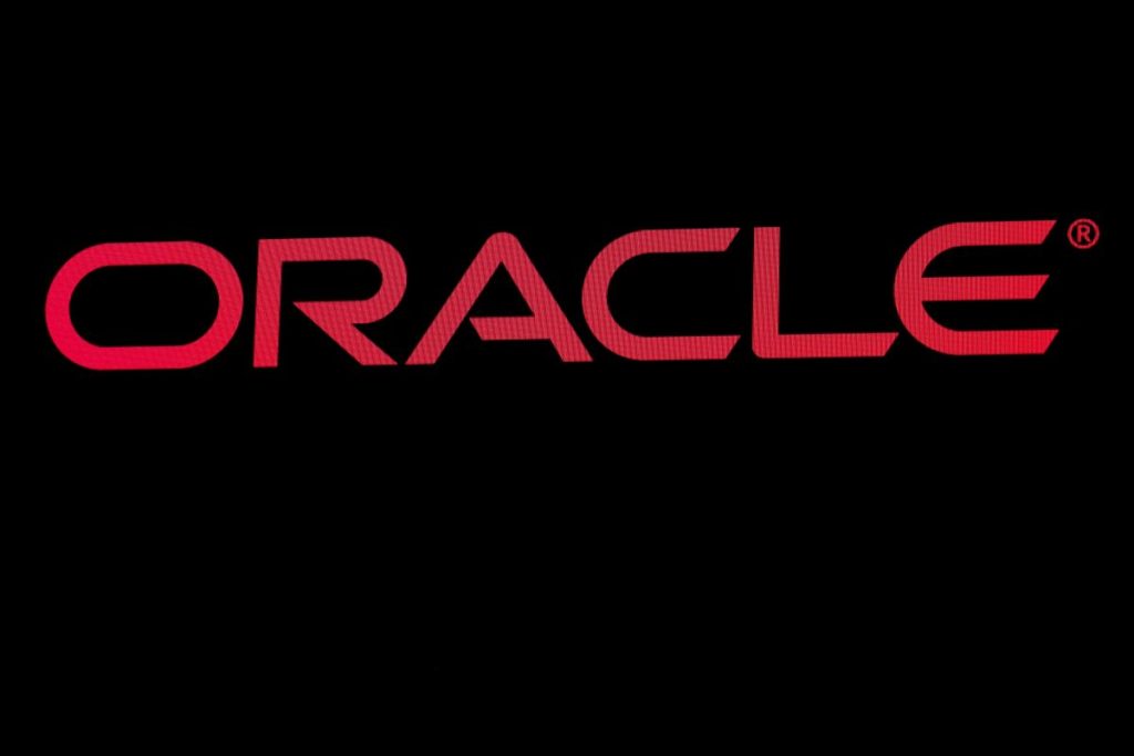 Oracle Corp is in discussions with the Indonesian government to establish a cloud services center in the country's Batam Island.