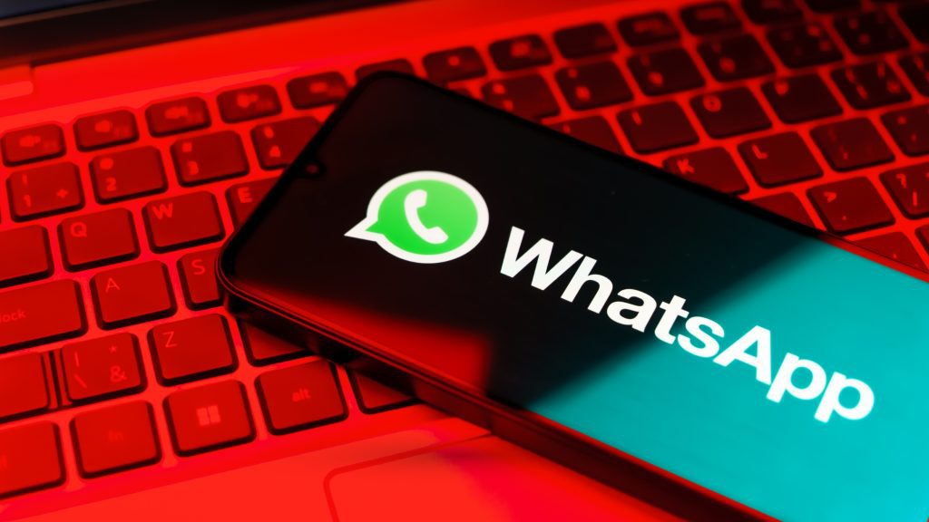 US House of Representatives banned the use of WhatsApp on government smartphones, labeling it a WhatsApp security risk.