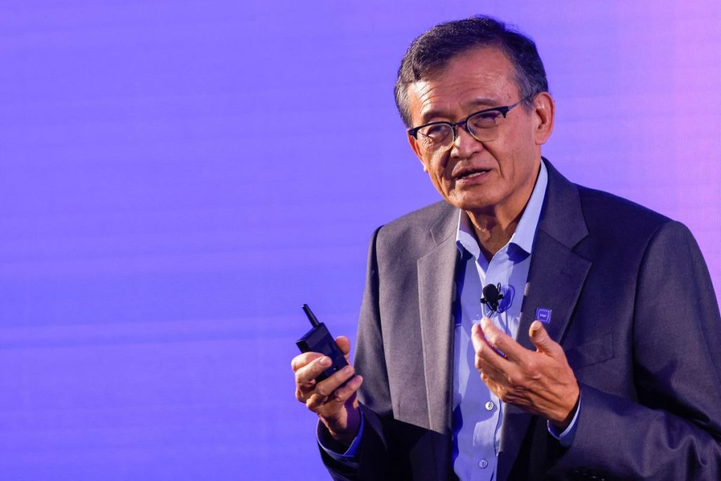 U.S. President Donald Trump on Thursday demanded the immediate resignation of new Intel CEO Lip-Bu Tan, calling him "highly conflicted".