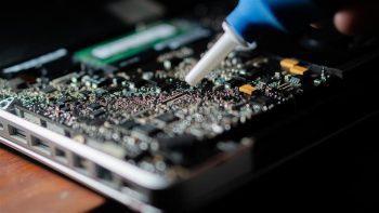 KRISS announced a computational AI microscopy algorithm that reconstructs 3D structures triggering debates.