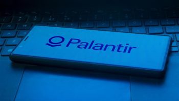 Investors are looking fiercely among Palantir stock price prediction 2040, as Palantir Technologies turns away to focus on AI.