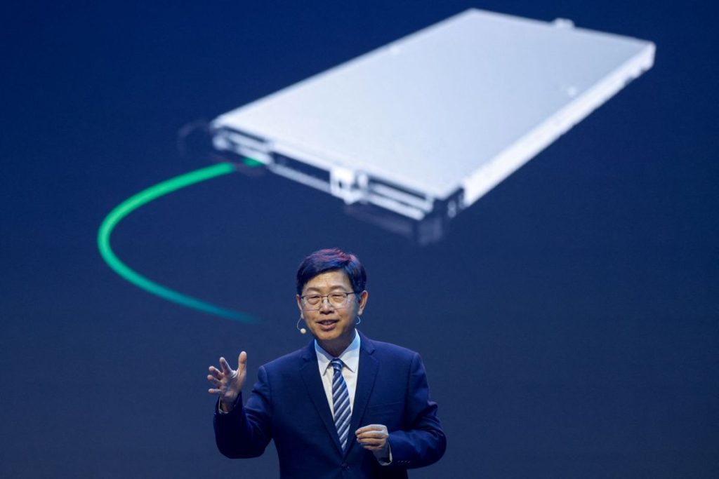 TAIPEI (Reuters) -Foxconn Chairman Young Liu said on Friday the company now had the capability to manufacture 1,000 artificial intelligence racks per week.