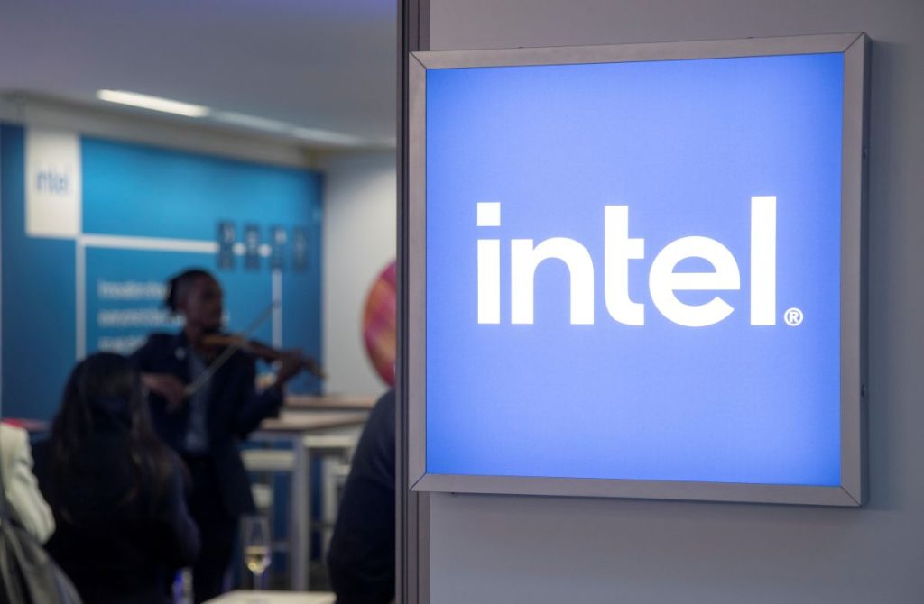 BRUSSELS, Dec 10 (Reuters) - Europe's second-highest court on Wednesday rejected U.S. chipmaker Intel's challenge against a 376 million euros.