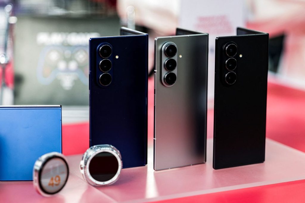 HANOI, Dec 11 (Reuters) - U.S. imports of telephones and parts from Vietnam, one of its top suppliers, fell to their lowest levels in more than five years in November.