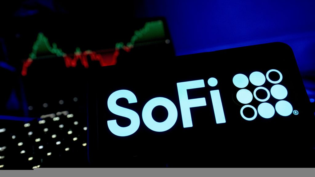 As fintech stocks diverge, fintech investors are weighing SoFi Technologies’ rapid rise as a profitable digital bank against Upstart’s volatile AI-powered lending model.