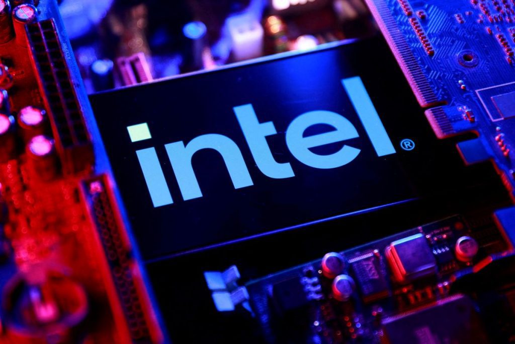BEIJING, Feb 6 (Reuters) - Intel and AMD have notified Chinese customers of supply shortages for server central processing units (CPUs).