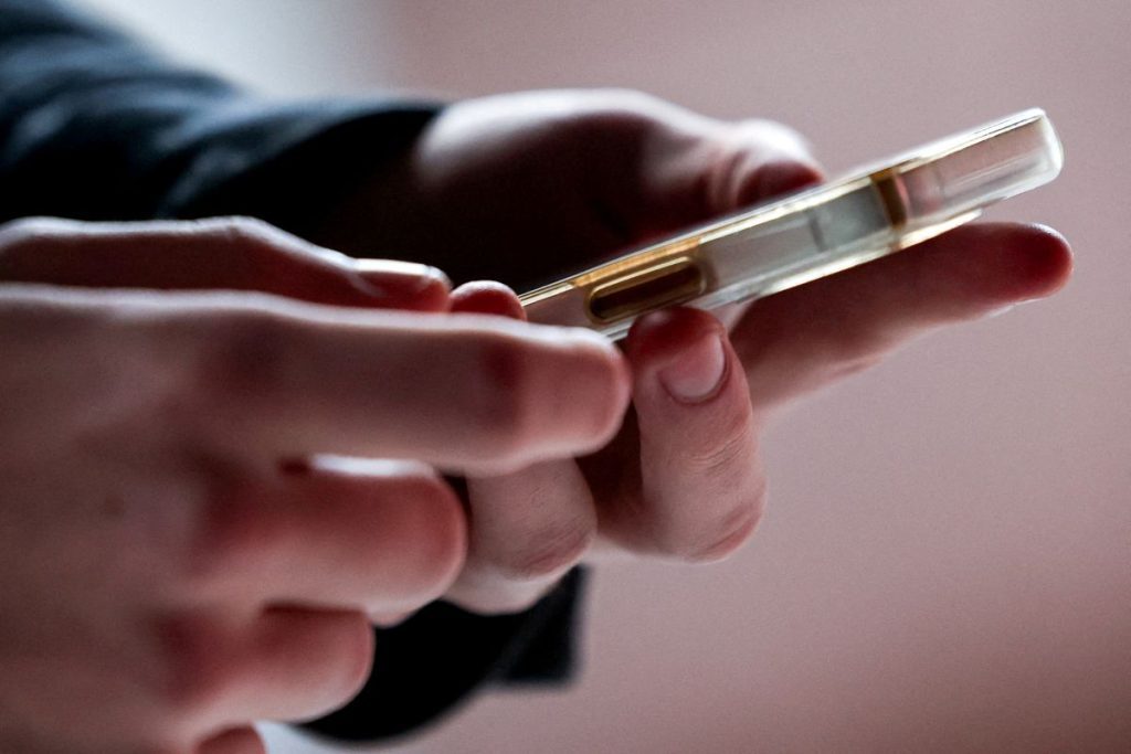 MADRID, Feb 17 (Reuters) - The Spanish government has ordered prosecutors to investigate social media platforms X.