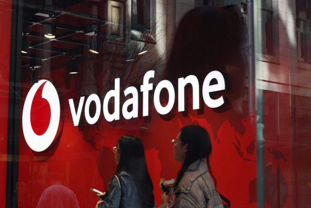 LONDON, March 2 (Reuters) - Mobile company Vodafone said on Monday it had signed a deal with Amazon Leo, the U.S. company's low Earth orbit satellite network.