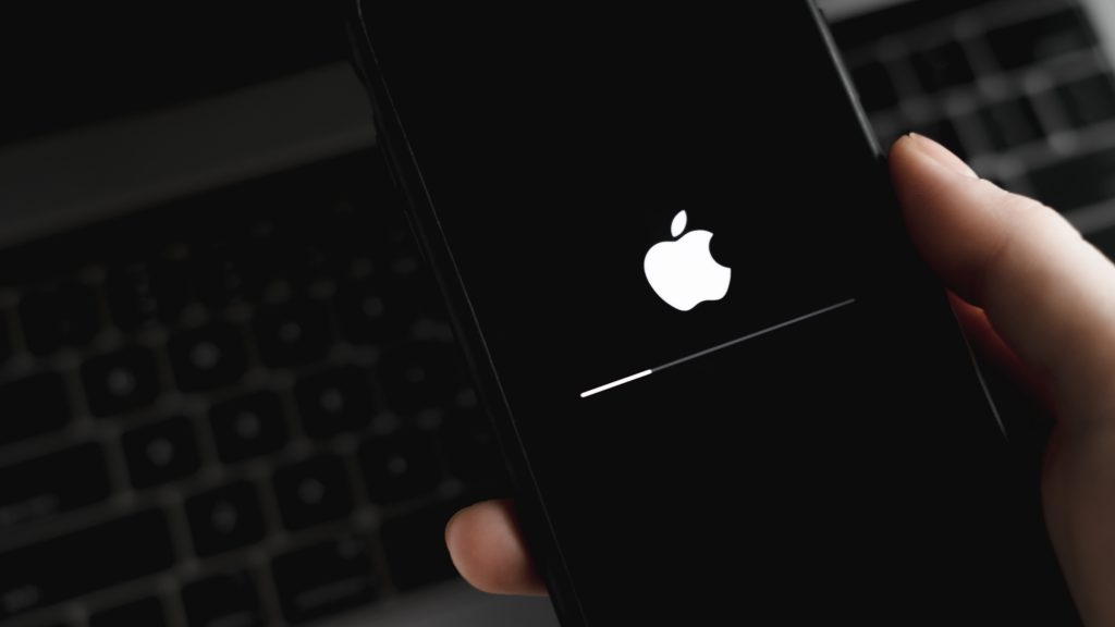 Apple to issue an iPhone security update to their devices after cybersecurity researchers at Google, alongside firms iVerify and Lookout.