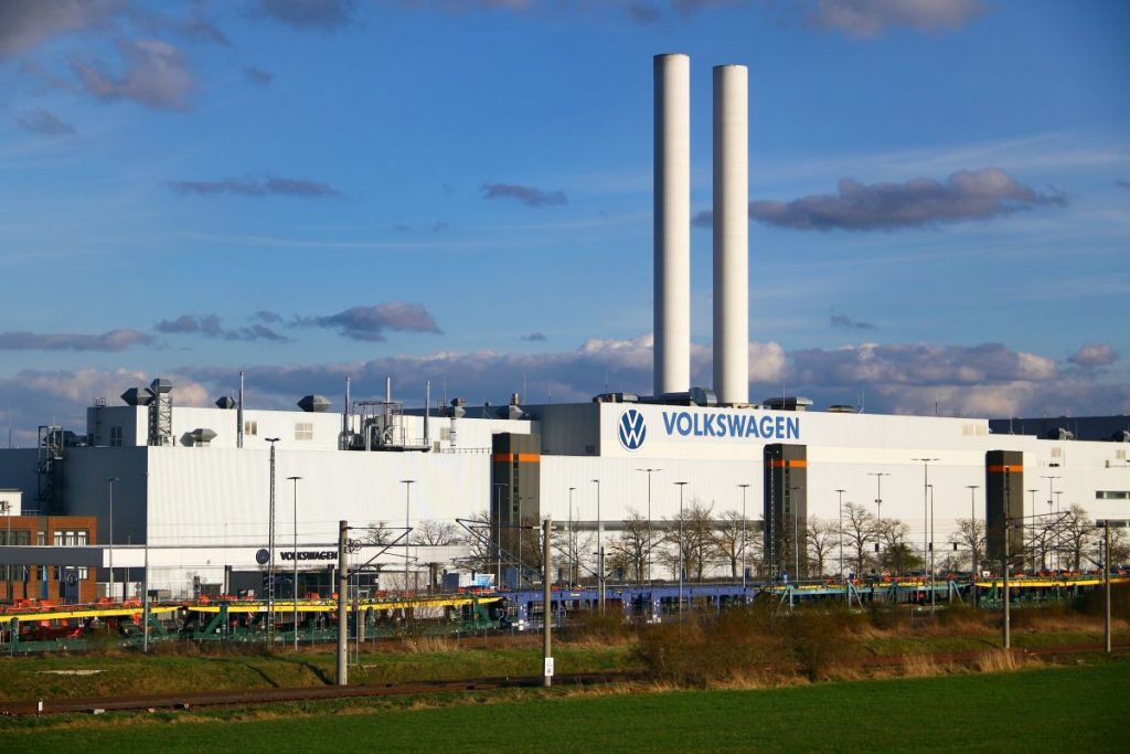 Volkswagen is secretly negotiating to transform its doomed Osnabrück plant into a weapons factory for Rafael, the Israeli Iron Dome manufacturer.