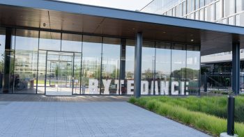 Global AI talent war spanning US and Chinese has escalated sharply, as tech giants including ByteDance and Meta aggressively recruit elite researchers.