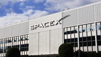 Anthropic and Elon Musk’s SpaceX launched a historic partnership at the Colossus data center in Memphis, to bypass terrestrial energy limits.