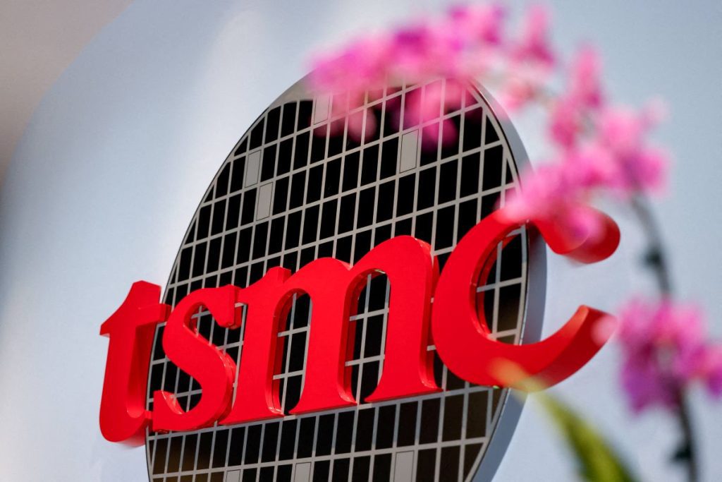 SAN FRANCISCO, June 8 (Reuters) -A bipartisan senators urged Trump administration to tighten rules on advanced chip manufacturers serving overseas subsidiaries of Chinese firms.