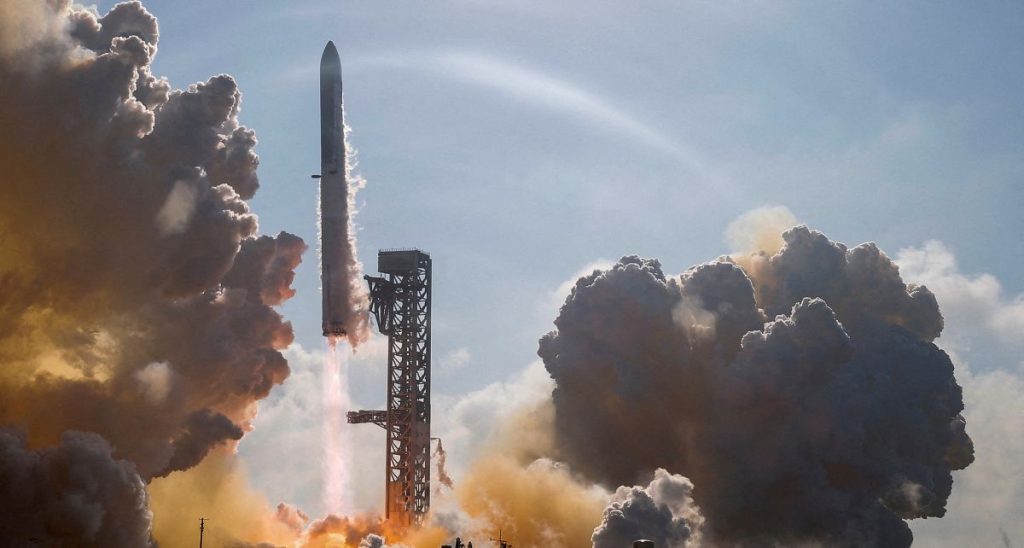 NEW YORK, June 2 (Reuters) - In a surprise move ahead of its investor roadshow, Elon Musk's SpaceX plans to fix its IPO price at $135 ‌per share.