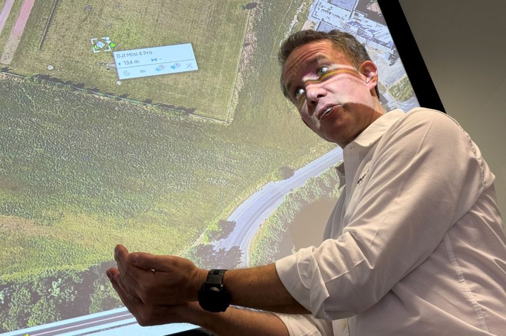 BERLIN, June 18 (Reuters) - Drone incursions disrupting airports in Europe and strikes on oil fields in the Middle East are spurring a fast-growing market for radars.