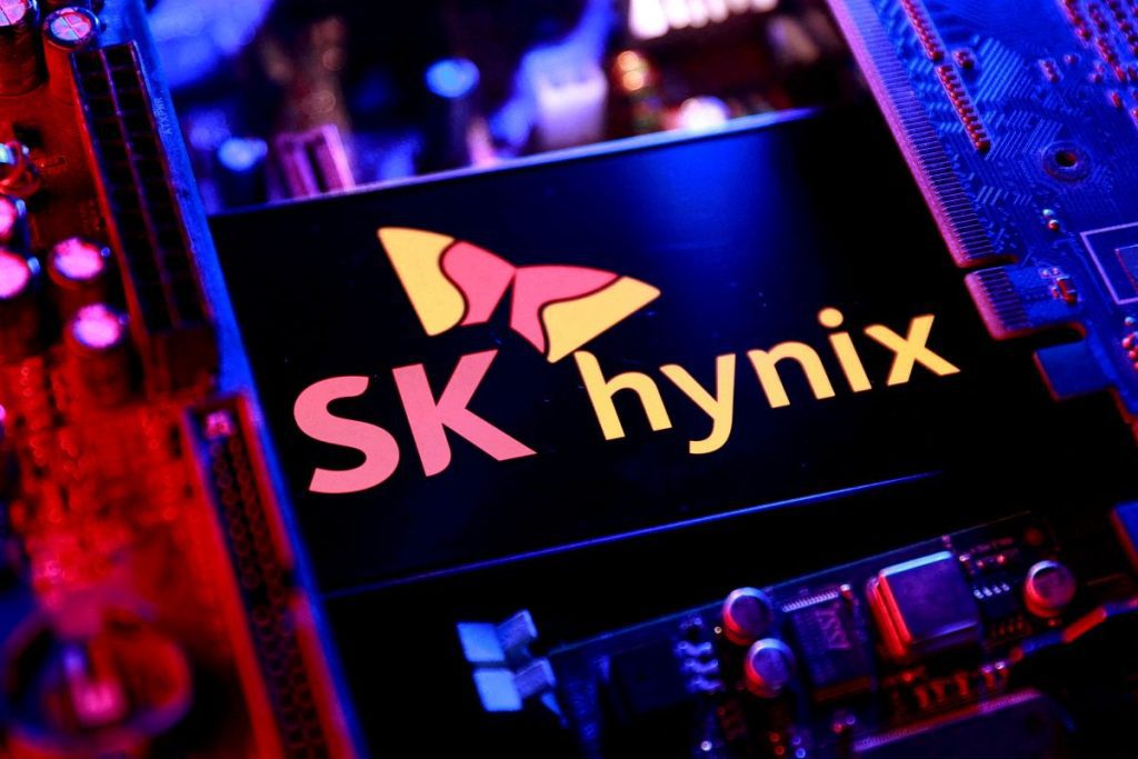 SEOUL, June 29 (Reuters) - Samsung Electronics and SK Hynix plan to each build two new massive chip fabrication sites.