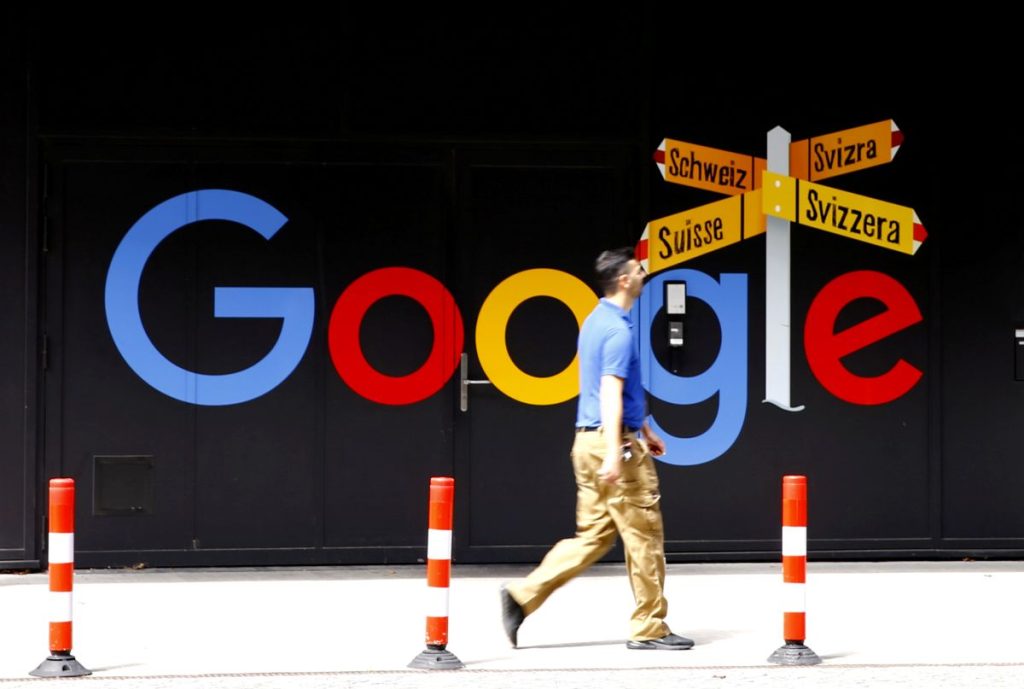 Switzerland's Competition Commission (COMCO) has launched a preliminary investigation into Google's removal of a feature to opt out of using its search engine as default.