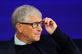 SAN FRANCISCO, Aug 26 (Reuters) - Bill Gates is looking to meet with President Jinping , eager to propose global efforts to mitigate growing risks posed by AI.