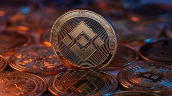 US prosecutors investigated possible Binance Iran sanctions violations after a $61 million crypto case linked Iranian oil sales to digital assets.