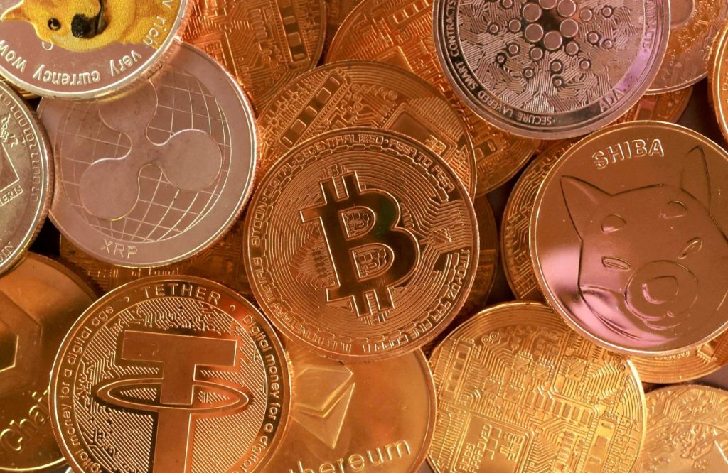 Sept 9 (Reuters) - A fight over major cryptocurrency legislation has spilled into the congressional summer recess, with the crypto industry and the banking sector.