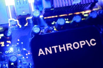 Sept 22 (Reuters) - Artificial intelligence startup Anthropic and medical knowledge platform OpenEvidence are collaborating to bring AI-powered clinical decision support.