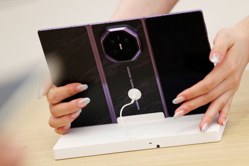 GUANGZHOU/BEIJING, Sept 7 (Reuters) - Huawei and Xiaomi launched new flagship foldable smartphones on Monday.
