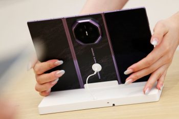 GUANGZHOU/BEIJING, Sept 7 (Reuters) - Huawei and Xiaomi launched new flagship foldable smartphones on Monday.